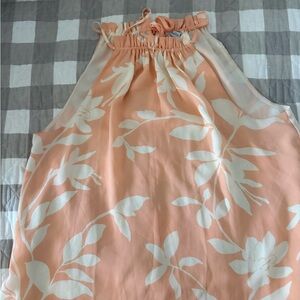 Chic Floral Women's Tank Top in Peach and White